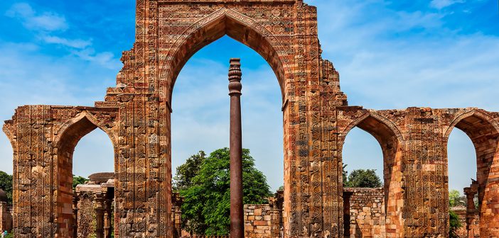 Нержавеющая железная колонна в Дели, Индия